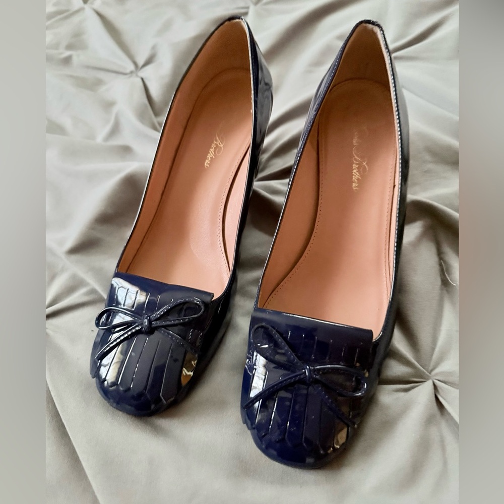 Brooks Brothers Navy Blue Block Heel Pumps - Picture 2 of 7